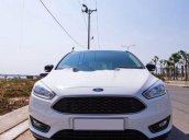 Bán Ford Focus đời 2017, màu trắng còn mới
