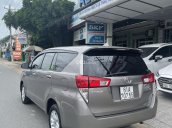 Cần bán gấp Toyota Innova 2.0E - số sàn sản xuất 2019, 610 triệu