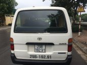 Cần bán Toyota Hiace năm sản xuất 2001, màu trắng chính chủ