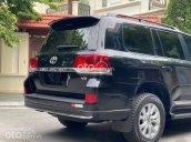 Bán Toyota Land Cruiser năm sản xuất 2019, màu đen đẹp như mới