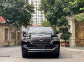 Bán Toyota Land Cruiser năm sản xuất 2019, màu đen đẹp như mới