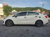 Bán ô tô Kia Rio năm sản xuất 2017, màu trắng xe gia đình, giá tốt