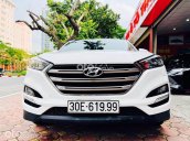 Cần bán Hyundai Tucson 2.0AT 2016, màu trắng