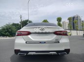 Bán xe Toyota Camry 2.5Q năm 2019, màu trắng, xe nhập