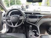 Bán xe Toyota Camry 2.5Q năm 2019, màu trắng, xe nhập