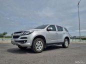 Bán Chevrolet Trailblazer LT 2018, số sàn, 1 cầu, màu bạc