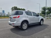 Bán Chevrolet Trailblazer LT 2018, số sàn, 1 cầu, màu bạc