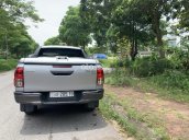 Cần bán gấp Toyota Hilux 2.4 đang đi chính chủ, cực mới