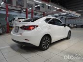 Cần bán lại xe Mazda 2 2017, màu trắng, giá cực tốt