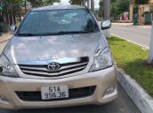 Bán Toyota Innova đời 2010, màu vàng cát