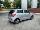 Cần bán xe Hyundai Grand i10 năm sản xuất 2014, màu bạc, nhập khẩu số sàn, giá 235tr