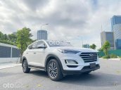 Cần bán xe Hyundai Tucson năm sản xuất 2019, màu trắng, giá chỉ 910 triệu