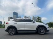 Cần bán xe Hyundai Tucson năm sản xuất 2019, màu trắng, giá chỉ 910 triệu