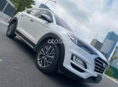 Cần bán xe Hyundai Tucson năm sản xuất 2019, màu trắng, giá chỉ 910 triệu