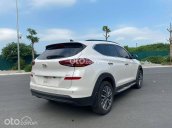 Cần bán xe Hyundai Tucson năm sản xuất 2019, màu trắng, giá chỉ 910 triệu