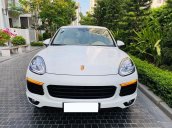 Cần bán gấp Porsche Cayenne sản xuất năm 2016, xe nhập còn mới