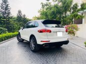 Cần bán gấp Porsche Cayenne sản xuất năm 2016, xe nhập còn mới