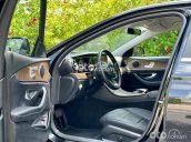 Chính chủ bán Mercedes E200 2018, màu đen số tự động
