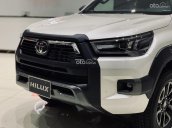 Toyota Hilux 2.8 AT 2021. Giao ngay