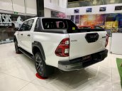 Toyota Hilux 2.8 AT 2021. Giao ngay