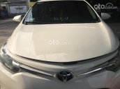 Cần bán Toyota Vios sản xuất 2017 màu trắng
