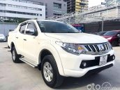 Cần bán Mitsubishi Triton 4x2AT đời 2016, màu trắng, nhập khẩu còn mới