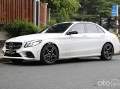 Cần bán Mercedes C300 AMG đời 2021, màu trắng