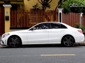 Cần bán Mercedes C300 AMG đời 2021, màu trắng