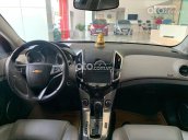 Cần bán lại xe Chevrolet Cruze 1.8AT 2016, màu đen