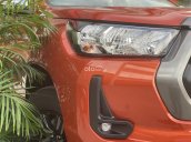 Toyota Hilux 2021 giao ngay - Ưu đãi hấp dẫn