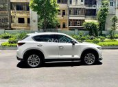 Cần bán xe Mazda CX 5. 5 2 cầu Singnature 2020, màu trắng