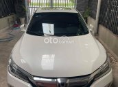 Bán xe Honda Accord 2018, màu trắng, giá cực tốt