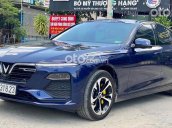 Cần bán lại xe VinFast LUX A2.0 sản xuất năm 2019, màu xanh lam