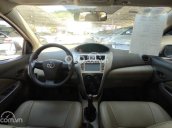 Cần bán lại xe Toyota Vios đời 2010, màu bạc số sàn, giá tốt