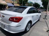 Cần bán xe Chevrolet Cruze đời 2016, màu trắng, 300 triệu