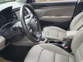 Cần bán xe Hyundai Elantra năm sản xuất 2016, màu đen như mới