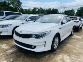 Cần bán lại xe Kia K5 đời 2018, màu trắng, giá chỉ 570tr