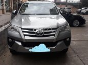 Bán Toyota Fortuner năm sản xuất 2018, màu bạc chính chủ