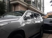 Bán Toyota Fortuner năm sản xuất 2018, màu bạc chính chủ