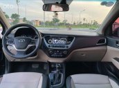 Bán xe Hyundai Accent đời 2019, màu đen số tự động