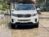 Bán Kia Sorento sản xuất năm 2018, màu trắng còn mới, giá 785tr