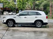 Bán Kia Sorento sản xuất năm 2018, màu trắng còn mới, giá 785tr