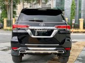 Bán Toyota Fortuner 2.8V 4x4 AT đời 2018, màu đen, nhập khẩu số tự động