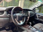 Bán Toyota Fortuner 2.8V 4x4 AT đời 2018, màu đen, nhập khẩu số tự động