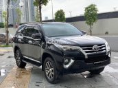 Bán Toyota Fortuner 2.8V 4x4 AT đời 2018, màu đen, nhập khẩu số tự động