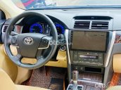 Bán Toyota Camry sản xuất năm 2018, màu vàng cát, nhập khẩu