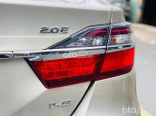 Bán Toyota Camry sản xuất năm 2018, màu vàng cát, nhập khẩu