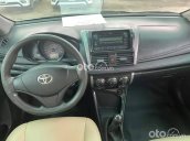 Cần bán lại xe Toyota Vios đời 2015, màu trắng giá cạnh tranh