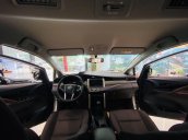 Bán xe Toyota Innova 2.0 E năm 2021, màu bạc giá cạnh tranh