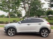 Bán Hyundai Kona 2018, màu bạc chính chủ, 650 triệu